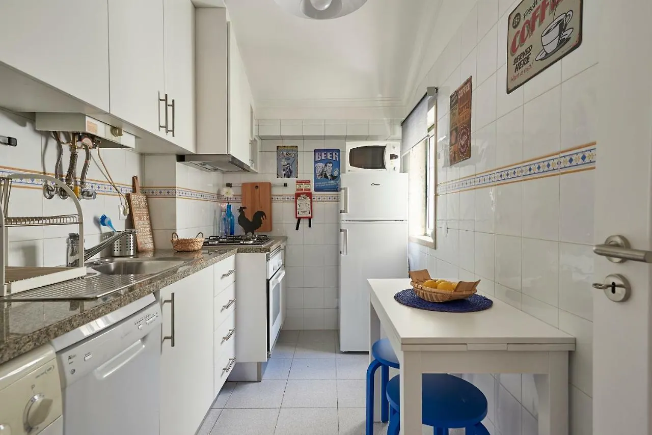 Cozy Apartment In Historic Center With Terrace Lissabon